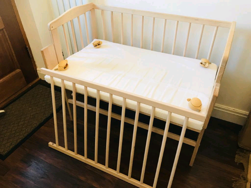 waldin baby bedside cot